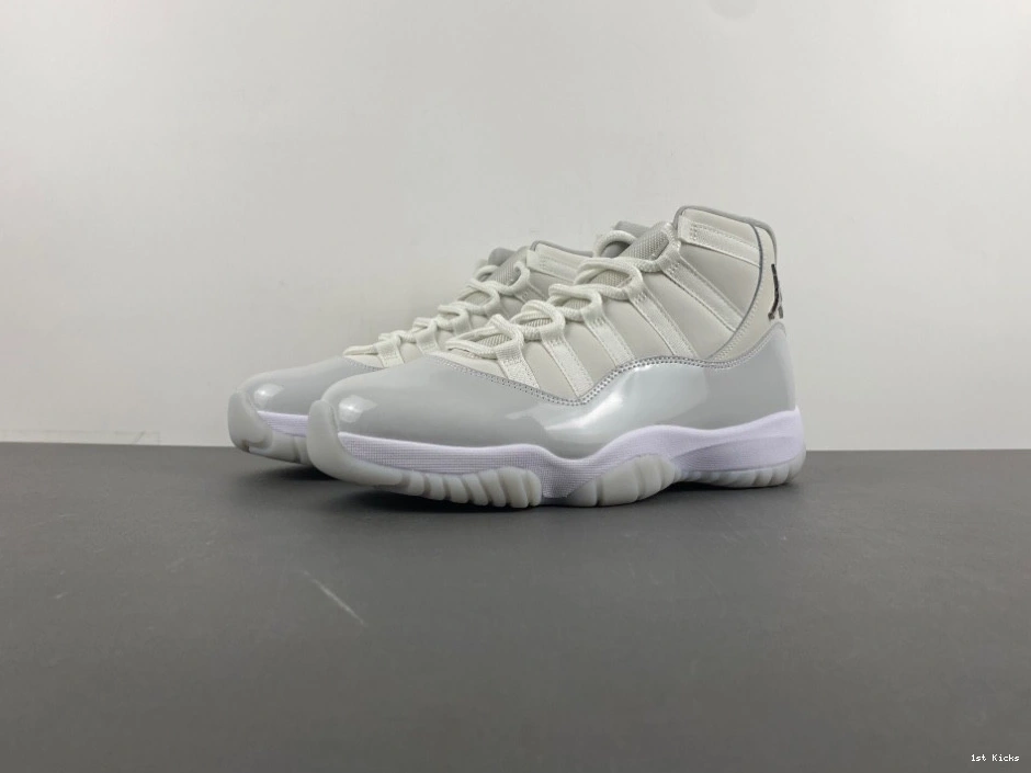 - Grand (Women's) 11 AR0715-110 Jordan Retro Finale 0318